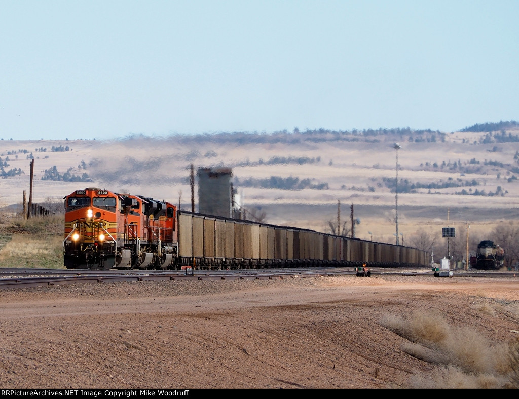 BNSF 5600